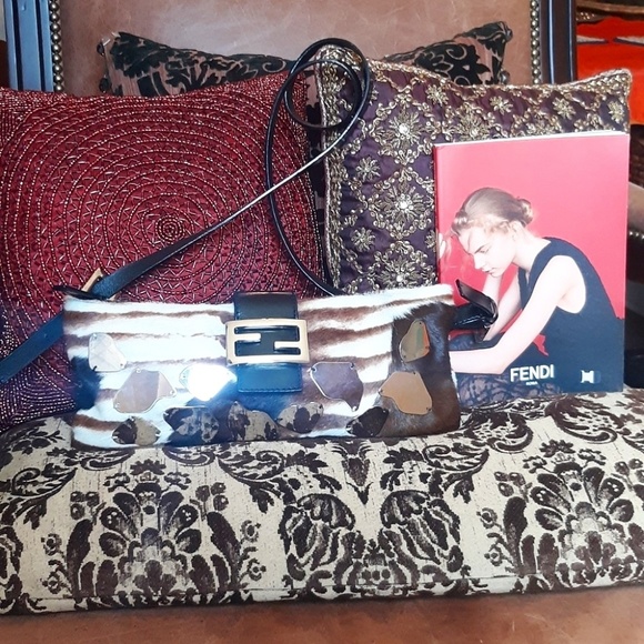 💥RARE💥💯FENDI PONY HAIR & MIRROR BAGUETTE - Picture 4 of 17